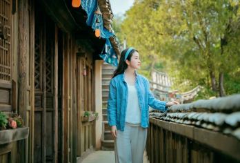 大理环洱海一日游【纯玩巴士团•赠洱海生态廊道骑行】【轻奢环洱海：喜洲、双廊、S湾骑行、圣托里尼，360°全景环洱海】