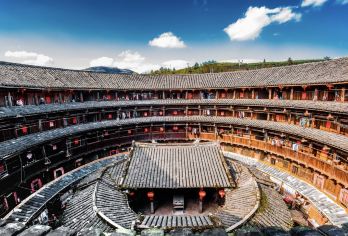 厦门旅游永定高北土楼群土楼王承启楼+侨福楼+世泽楼一日游大团【[经典景区]精华景点，不可错过经典线路，看土楼前世今生，打卡客家土楼，感受传统文化，老少皆宜！】