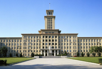 南开大学讲解半日游 亲子游研学精讲沉浸式名校参访（窦窦专场）【窦说天津卫 窦窦专场讲解！】