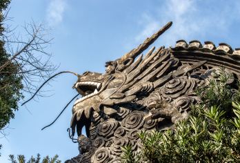 上海豫园+四行仓库抗战纪念馆 人工深度讲解【上午，在豫园和九曲桥观鱼，在玉玲珑假山石前读懂古人「皱透漏瘦」的赏石美学。】