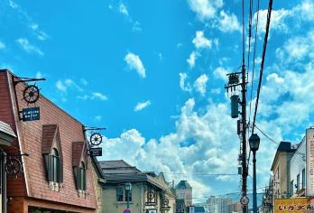 日本北海道小樽堺町通+天狗山+哨子馆【中文司机+札幌往返】【尊享一对一高端行程定制，豪华包车专属礼遇，专业旅行顾问24小时恭候垂询。】