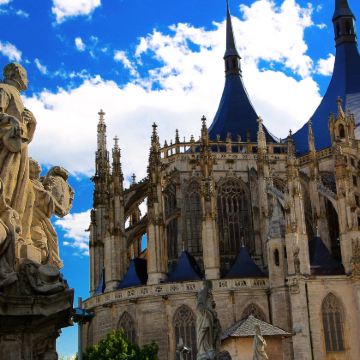 捷克布拉格城堡+圣芭芭拉教堂+泰尔奇+布拉格国家博物馆一日游