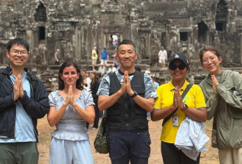 吴哥窟门票及导览游或交通【跟随专业导游，探索吴哥窟、巴戎寺、塔内寺和塔布茏寺，开启一段文化与历史之旅。享受便捷的门票、交通和专业指导——轻松无忧，尽情探索吴哥窟。在巴肯山俯瞰寺庙群，欣赏壮丽的日落美景，为您的冒险之旅画上圆满的句号。】