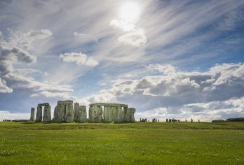 英国温莎城堡+罗马浴场+巨石阵一日游 英文导游/多门票套餐【每周多频次发车，专业英文导游带领，讲解深入浅出，满足您的所有出行需求】