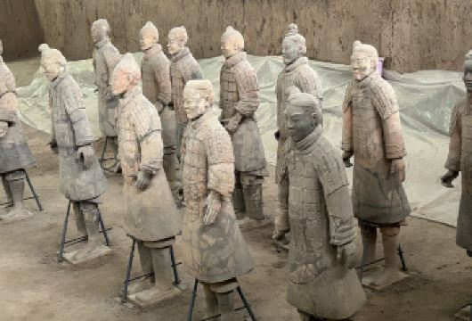 西安兵马俑半日游【2-12人小团丨可选场次丨资深讲解】【[精品小团] 一团讲解 讲解内容大人小孩都能听懂，一位讲解老师带领2-12人左右！】