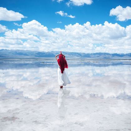 岗什卡雪峰+连心湖+七彩瀑布+大本营一日游不含票