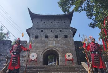 拉毫营盘石板寨+南方长城+无愁河一日游【南方长城/峡谷游船】【探秘湘西神秘秘境.网红打卡点《爸爸去哪儿》第五季同款景点】