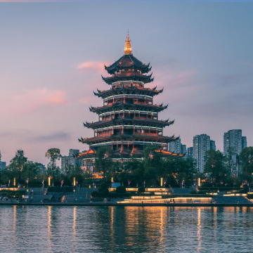 遂宁包车地陪导游翻译地接陪同接送旅游展会商务考察