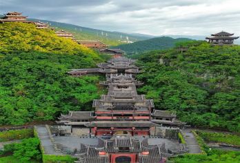蚩尤九黎城+龚滩古镇+赠乌江画廊游船一日游【蚩尤九黎城、龚滩古镇、赠乌江画廊游船】