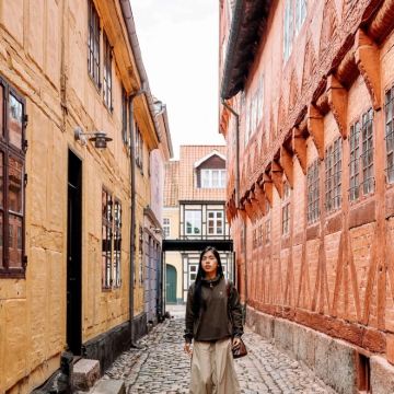 丹麦哥本哈根往返-欧登塞-安徒生故居-伊埃斯科城堡-包车精选