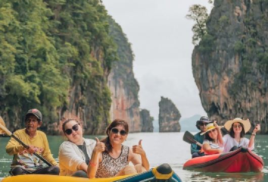 泰国普吉岛007岛+纳卡岛+大朗岛一日游【乘坐独木舟探索盘拿岛洞穴和泻湖，欣赏隐藏的洞穴欣赏水天一色】