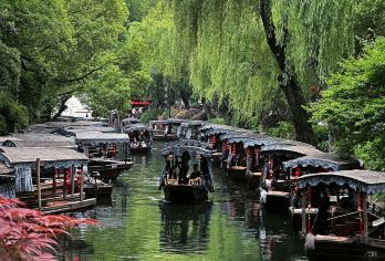 浙江湖州+南浔古镇+状元街+铁佛寺 中英俄德意法泰等导游可选【[暖心服务]独立包车，省心出行，中文司机，行程可调】