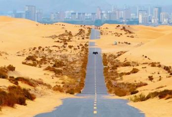 银川出发 乌海湖生态旅游区&满巴拉僧庙一日游 纯玩T【乌海湖：这里好像得到了大汗的偏爱，一半沙漠一半海的独特景致给了乌海独有的浪漫】