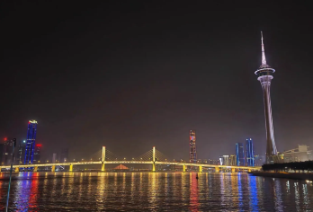 珠澳海湾豪华夜游 【接送服务 珠海市区内免费上门接送，安心出游，贴心服务。】