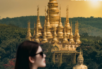 曼听御花园+总佛寺+勐泐大佛寺【特色新路线·纯玩团】【[自营发车]正规旅游大巴车出行，拒绝低价黑车，旅行安全无忧~】