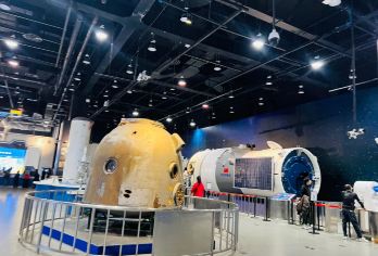 中国科学技术馆 | 对话现代科技，触摸未来世界【[金牌导游]学识渊博的老师们，带您走进中国科学技术馆，开启一场奇幻的科学之旅】