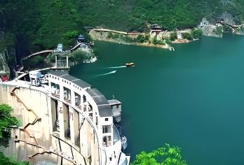 石门栈道+诸葛古镇+武侯祠+马超墓祠【深度讲解|高铁站直达】【[品质保障]全程纯玩无购物，景区内游览自由；】