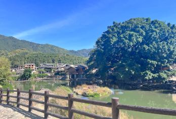 南靖云水谣古镇+福建土楼王景区一日游【8人团+泉州出发高速】【[6人VIP小团]鲤城区和丰泽区可接，7：30左右才出发 全程高速，能节约3h车程时间】