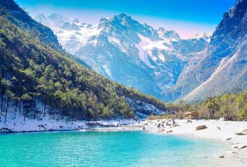 云南丽江雪山全景 · 经典挑战与草甸秘境一日游【全程中文司导，包车10小时VIP服务】