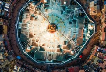 加德满都：四大联合国教科文组织遗产之旅（含午餐）- **一日游【斯瓦扬布纳特：从宁静的斯瓦扬布纳特佛塔俯瞰山谷全景。博达哈：在世界上*大的佛塔之一拥抱宁静 帕坦杜巴广场：探索古代尼瓦尔艺术建筑的辉煌 帕斯帕提那神庙：在尼泊尔受人尊敬的湿婆神庙体验印度教仪式】