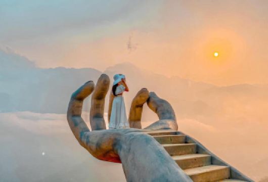 萨帕：番西邦缆车、猫猫村、莫阿娜、高山过山车 Instagram 之旅【乘坐番西邦峰缆车前往“印度支那屋脊”，欣赏壮丽的山景 探索吉吉村，感受丰富的苗族文化和令人叹为观止的自然风光。租一套服装，拍出完美的照片。 在莫阿纳萨帕的标志性拍照地点拍摄值得在 Instagram 上分享的照片】