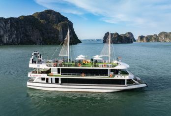 奥蒂斯游轮 – 下龙湾一日游【全天游览下龙湾主要景点，包括惊讶洞、卢昂洞和蒂托夫岛。 在游轮上享用美味的越南籍海鲜午餐，并参加轻松的日落派对。 一天之内即可体验皮划艇或竹筏之旅、游泳以及欣赏岛屿全景。】