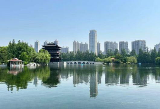 合肥李鸿章故居+包公祠三河古镇巢湖一日游【上门接/一价全含】【[精致细心]晚出发，市区可上门接，土著导游趣味讲解】