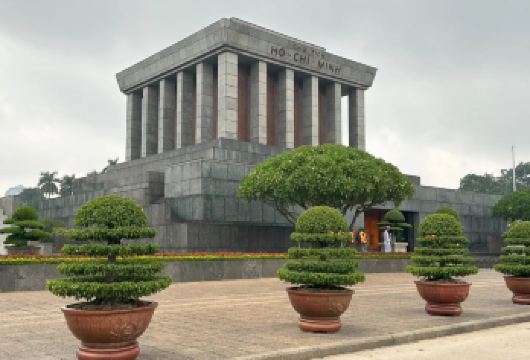 越南河内巴亭广场+升龙皇城+文庙+还剑湖专车一日游【当地司机专车出行，一对一专属中文客服，品质有保障】