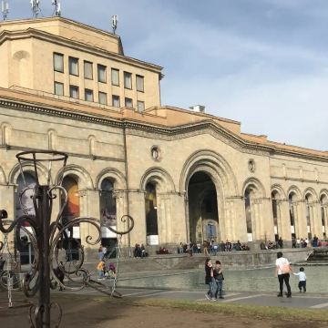 亚美尼亚历史博物馆+埃奇米阿津主教座堂+加尼神庙+塞凡湖一日