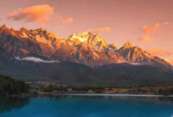 丽江玉龙雪山【牦牛坪+蓝月谷、可选日照金山、8人小团】一日游【贴心赠送：赠高原三宝、大瓶氧气、防寒服、矿泉水、雪厨自助餐。】