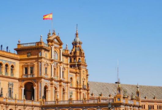 巴塞罗那市区一日游＋景点可选＋上门接送＋一家一团【高迪神迹+城市地标串联，一日尽览巴塞罗那的建筑艺术与航海荣光。】