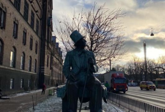 丹麦哥本哈根运河-丹麦皇家图书馆-罗森堡花园-包车-私享行【专属客服和本地中文司机，一家一团包车】