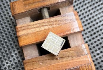 西泠印社（河坊街店）+非遗金石纂刻体验+特色糕点+人工导览【非遗篆刻体验：亲手刻制一枚印章】