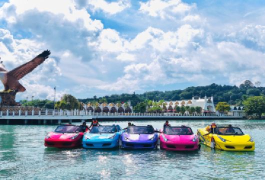 兰卡威海上特色体验【当天可定/海上法拉利/摩托艇/冲浪】【摩托艇自驾：直驱深海 “油门到底”，体验贴浪飞驰的推背感，赠航拍大片】