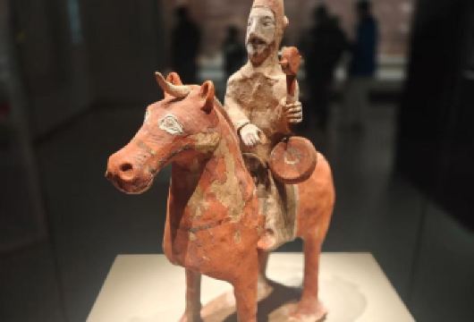 陕历博物馆秦汉馆+永兴坊+《驼铃传奇》一日游【陕西历史博物馆秦汉馆是国内集中展示秦汉文明缘起、发展和贡献为主题的博物馆。】