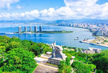 海南三亚-蜈支洲岛+西岛渔村+三亚千古情【包车一日游】【无忧守候：专业司机全程关注航班动态，无论航班早到、延误或深夜抵达，司机都会准时等候。】