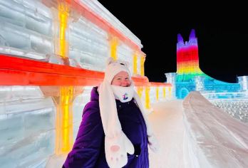 哈尔滨私人一日游，包括冰雪世界、太阳岛雪雕【在整个冬季冒险过程中，您将享受到专业导游的无缝体验，确保安全、舒适和深刻的评论。 在自然栖息地观察雄伟的东北虎，并从专家的角度了解它们的行为。 探索令人惊叹的雪艺艺术的冬季仙境，每一件作品都是创造力和工艺的独特杰作。】