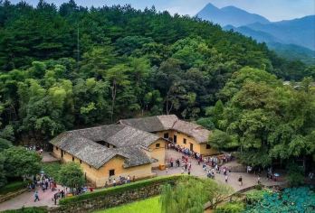 湖南韶山毛主席故居包车一日活动【一单一团可办通行证无痛进景区】【车型齐全，满足多人出行需求】