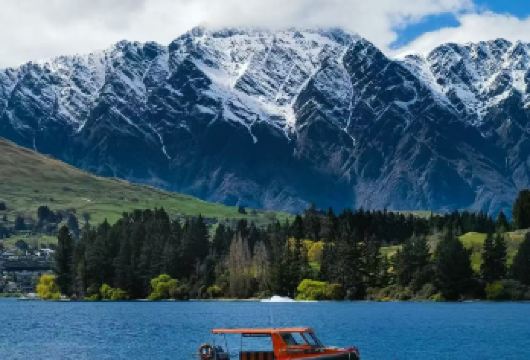 新西兰皇后镇米尔福德峡湾公路风景+游船【中文包车+12小时】【尊享一对一高端行程定制，豪华包车专属礼遇，专业旅行顾问24小时恭候垂询。】