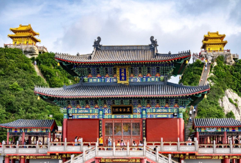 【洛阳起止2-8人舒适小团 】市区范围内接送 老君山一日游【市区范围内接送，无需早起，时间充足】