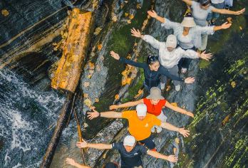 高黎贡山花寨徒步拼团一日游【[缤纷景点]穿越秘境森林公路，轻徒步·高黎贡，野瀑布群】