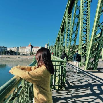 匈牙利布达佩斯-圣安德烈-维谢格拉德-埃斯泰尔戈姆-包车精选