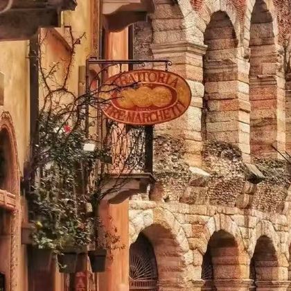 意大利米兰往返：罗维纳+锡尔苗内中文包车一日游【不含门票】