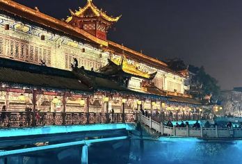 都江堰景区+都江堰熊猫基地一日游【三环内接送+大团含餐】【[深度游玩]大咖导游全程陪同讲解，持证专业讲解服务，上午打卡都江堰大熊猫苑，下午都江堰】