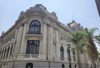 智利圣地亚哥武器广场-圣克里斯托瓦尔山【中文专车-悦享旅途】【中文专车出行，景点灵活调整，打卡经典，游玩自己定义，无需等待，专属贴心服务，尽享惬意旅程】