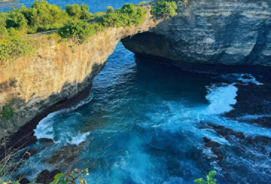 巴厘岛出发的佩尼达岛东西部一日游【闯入现实版《指环王》！巴厘岛精灵坠崖】