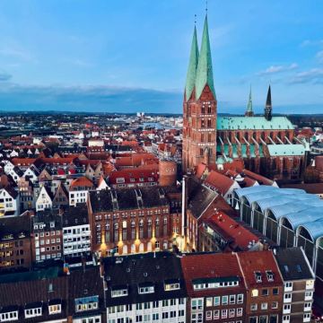 德国汉堡往返吕贝克-汉萨同盟文化主题，建筑控必选-包车-精选