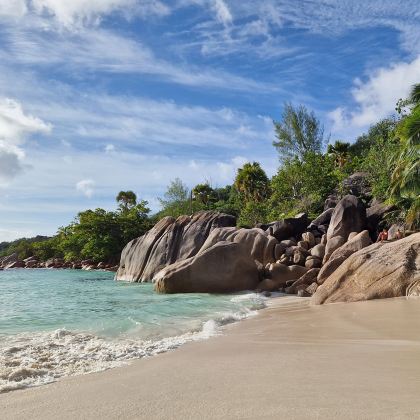 塞舌尔普拉兰岛拉迪格岛一日游马埃岛和普拉兰接送克里奥风味午餐