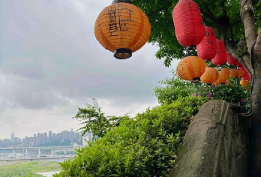 重庆人民大礼堂+皇冠大扶梯+金山意库+南滨路一日游中英文服务【可提供中英文及小语种导游服务-往返接送-可选导游】