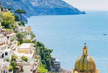 意大利维罗纳+锡尔苗内小镇+加尔达湖+意大利隐藏的蓝宝石【位于加尔达湖南岸的锡尔苗内小镇，小镇坐落于半岛之上，享有“岛中珍宝”的美誉】